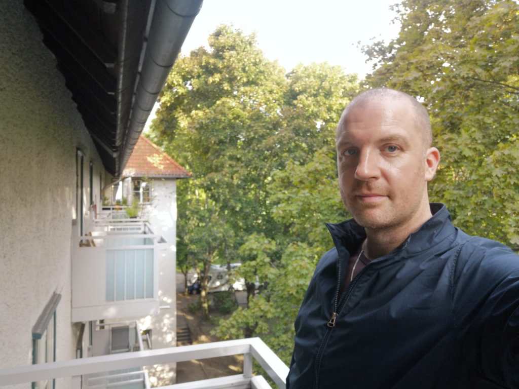 Daniel Spence Agnew, an AI prompt designer and UX content strategist based in London.